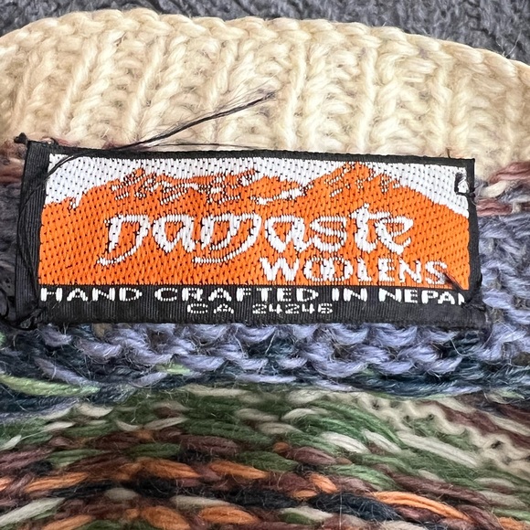 Gorgeous handcrafted wool sweater - Picture 4 of 4